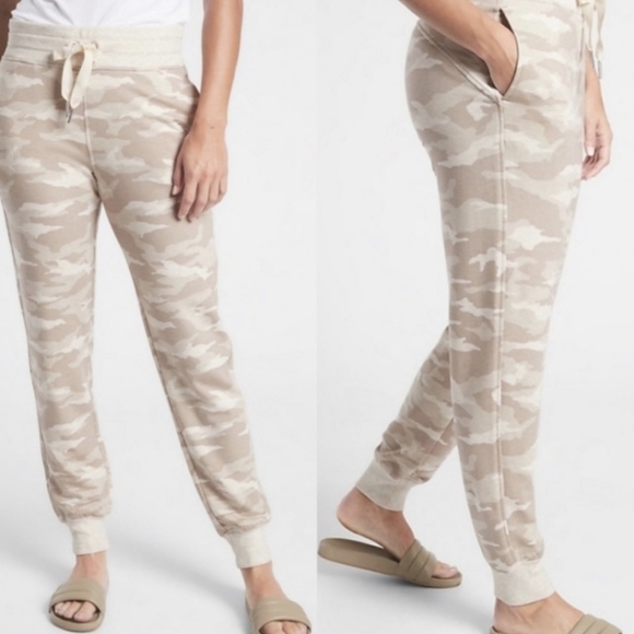 Athleta Printed Balance Jogger Camo Women's Small - Picture 1 of 9